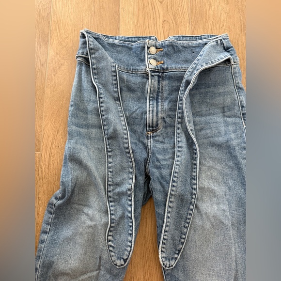 Abercrombie Ultra High Rise Super Skinny Ankle Denim Jeans with Tie Waist Belt - Picture 5 of 7